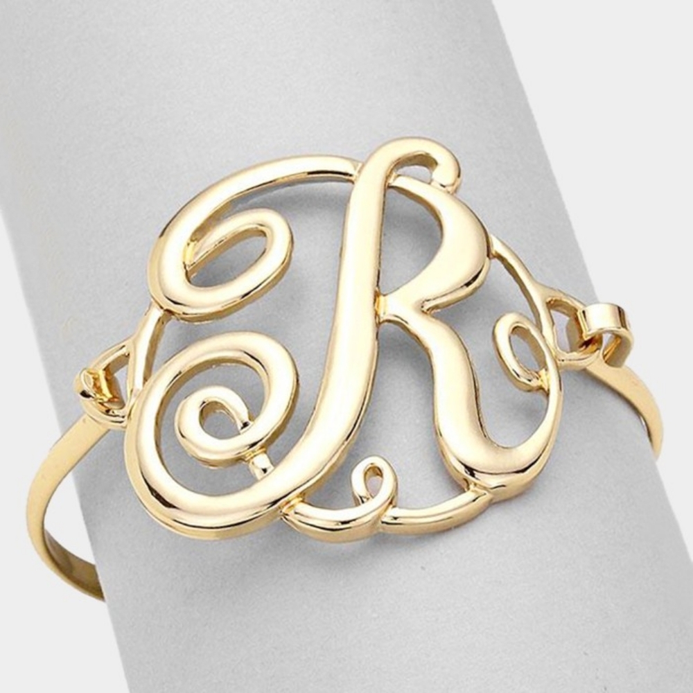 Gold R Monogram Curlicue Metal Round Classic Calligraphy Initial Hook Bracelet